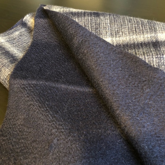 Cashmere Scarf New - Picture 3 of 3